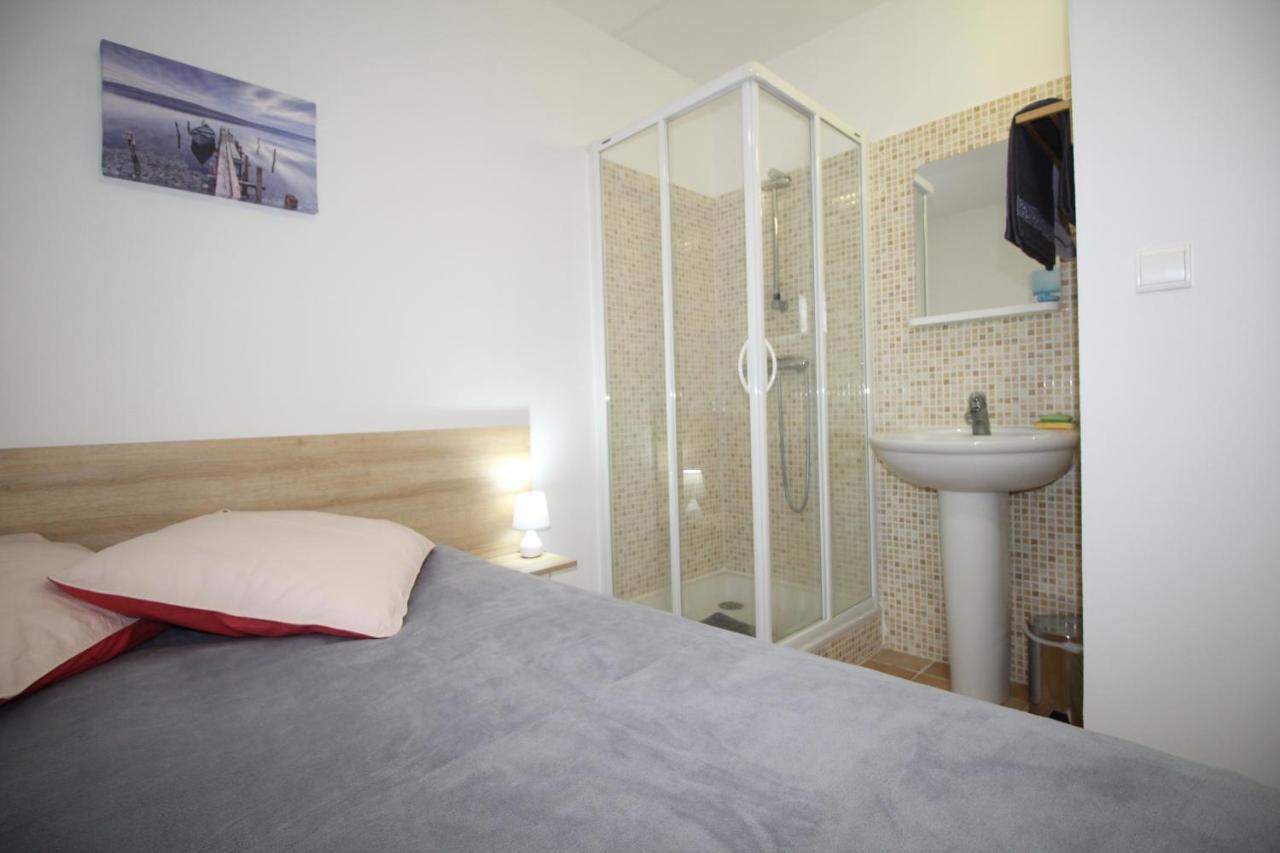 Le Paquebot Bed & Breakfast Villetelle Exterior foto